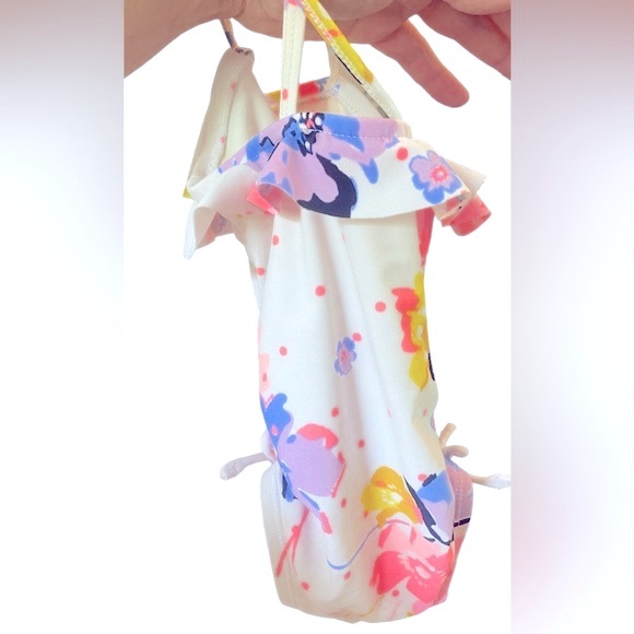 Old Navy 12-18M one piece toddler baby girl floral swimsuit w/ ruffles & bows - Picture 7 of 8